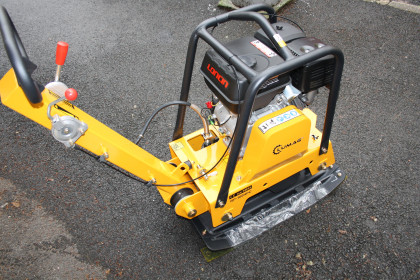 OBOUSMĚRNÁ VIBRAČNÍ DESKA LUMAG RP160HPC