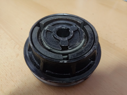 Odstředivá spojka pro vibrační desky 125mm